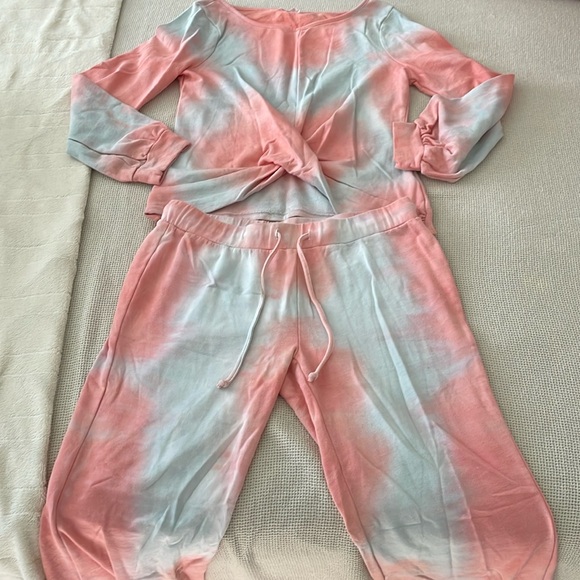 Lounge Set - Picture 1 of 4